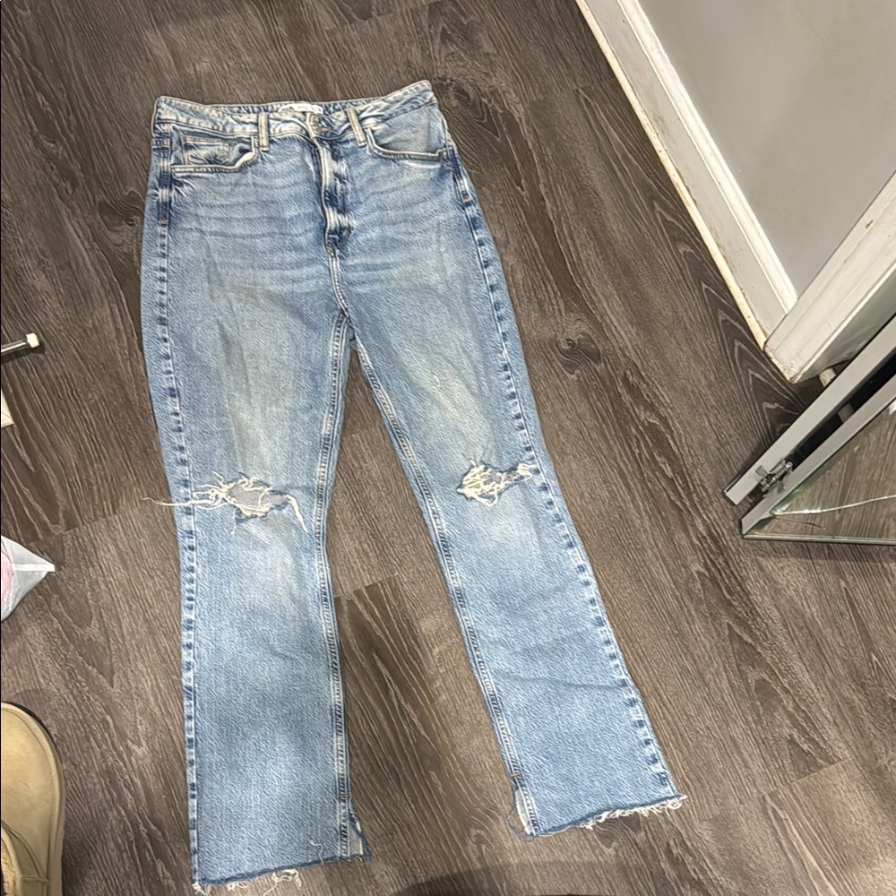Zara Women's Light Blue Distressed Jeans